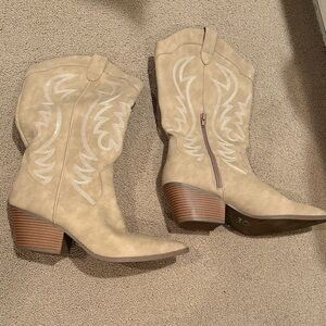 Stylish Tan Western Heeled Boots